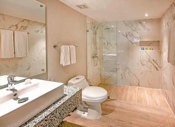 Coral Costa Caribe Beach Resort