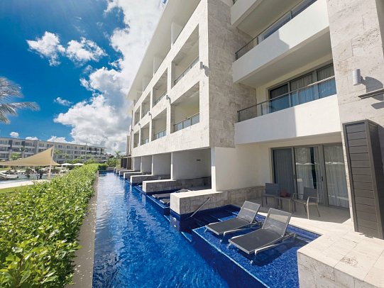 Royalton Bávaro Resort & Casino - Wohnbeispiel Luxury Junior Suite Swim Out (Zimmercodierung JB1)