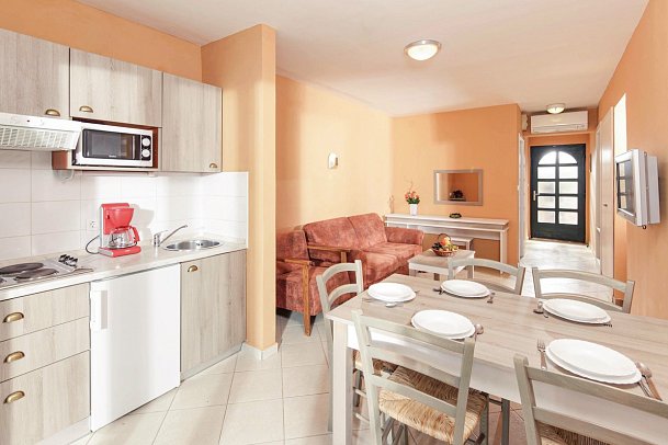 Apartments Amfora Plava Laguna - Wohnbeispiel Appartement 2 Schlafz. Premium (Zimmercodierung OM1)