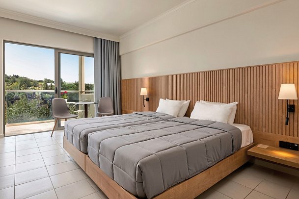 Kresten Palace Hotel - Wohnbeispiel Doppelzimmer Gartenblick (Zimmercodierung DBG)