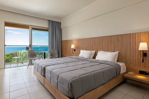 Kresten Palace Hotel - Wohnbeispiel Doppelzimmer Meerblick (Zimmercodierung DBM)