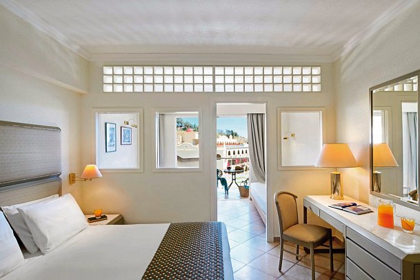 Lindos Royal Resort - Wohnbeispiel Familienzimmer Gartenblick (Zimmercodierung FBG)