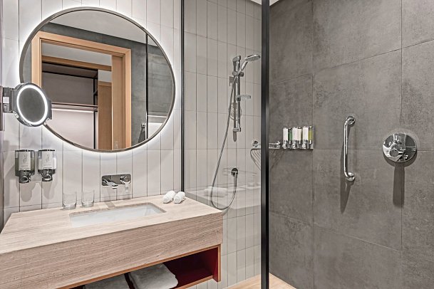 Hampton by Hilton Marjan Island - Beispiel Bad