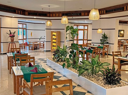 Lahami Bay Beach Resort & Gardens