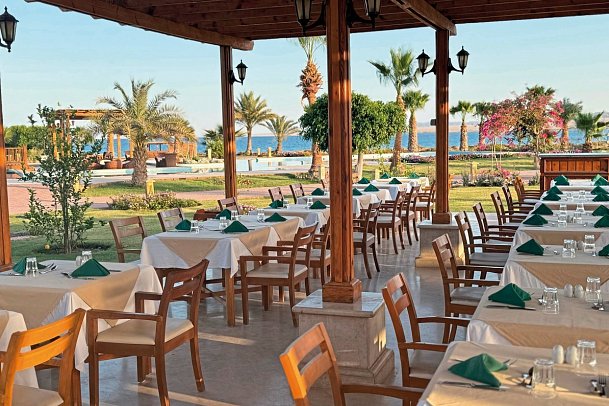 Lahami Bay Beach Resort & Gardens