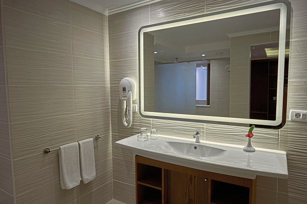 Diamond Beach by Pearl Resort - Beispiel Bad Suite obere Etage (Zimmercodierungen WBD & WC1)