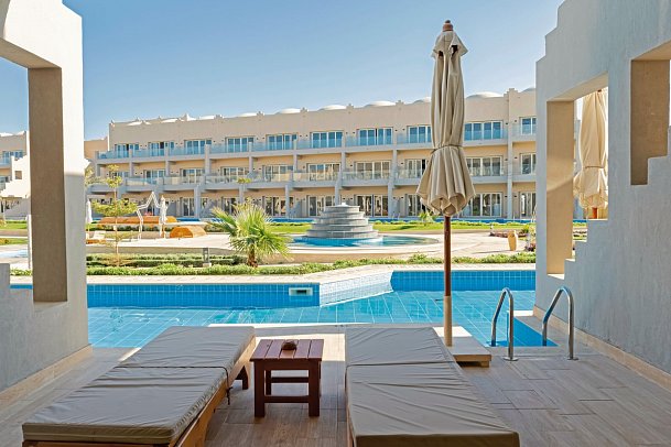 Diamond Beach by Pearl Resort - Beispiel Terrasse Suite Swim Up Verbindungstür (Zimmercodierung WVO)