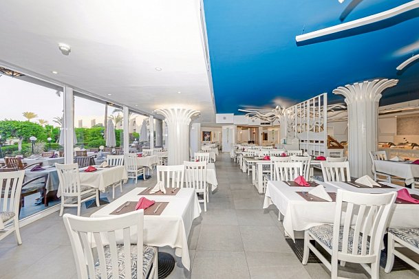 Flamenco Beach & Resort