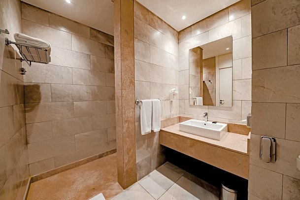 Sentido Reef Oasis Suakin Resort - Beispiel Bad Doppelzimmer Superior (Zimmercodierungen DS1, DC2, DE1 & DC1)