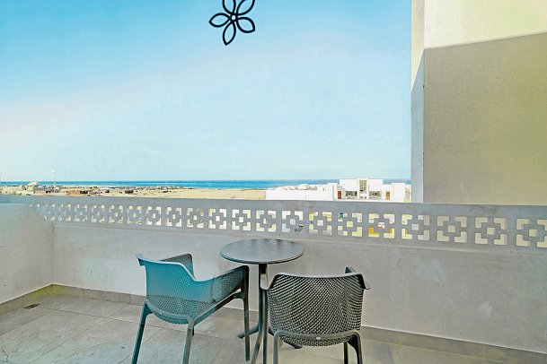 Sentido Reef Oasis Suakin Resort - Beispiel Balkon Doppelzimmer Komfort (Zimmercodierung DF1)