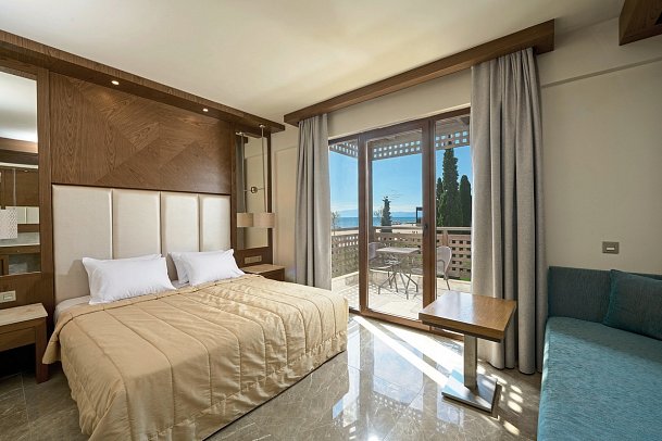 Mediterranean Village Hotel & Spa - Wohnbeispiel Doppelzimmer seitl. Meerblick (Zimmercodierung D2N)