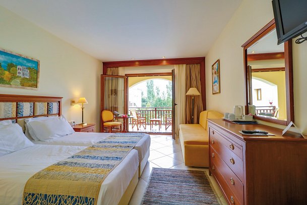 Aegean Melathron - Wohnbeispiel Doppelzimmer Poolblick (Zimmercodierung DBP)