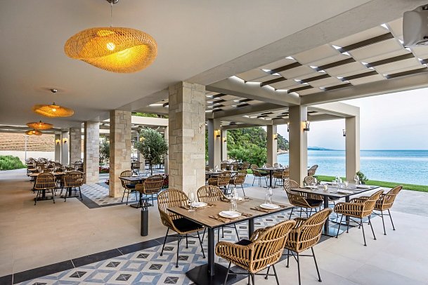 Ammoa Luxury Hotel & Spa Resort