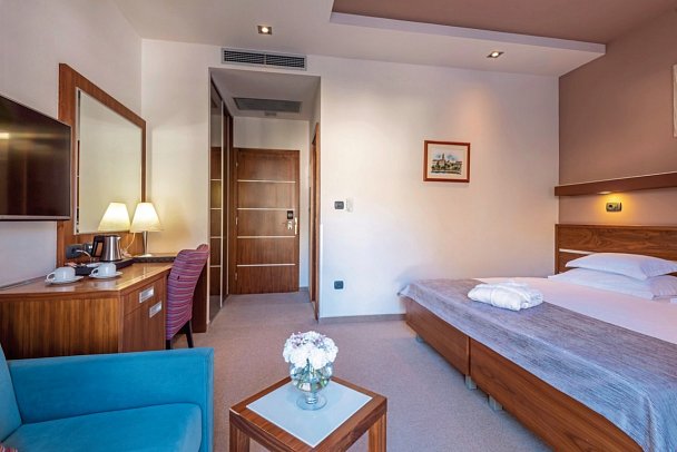 Hotel Plaza Omis - Wohnbeispiel Doppelzimmer Klassik (Zimmercodierungen DB1, DC1, EB1 & DE1)