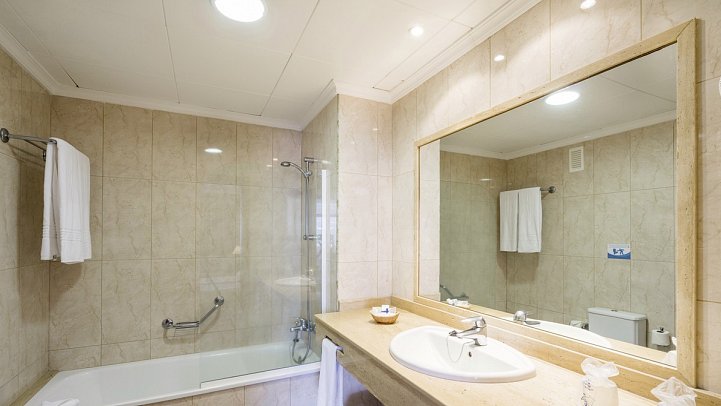 Blue Sea Puerto Resort - Wohnbeispiel Doppelzimmer Standard (Zimmercodierung DG1)