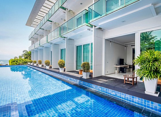 KC Beach Hotel Samui - Wohnbeispiel Deluxe Pool View (Zimmercodierung UDP)