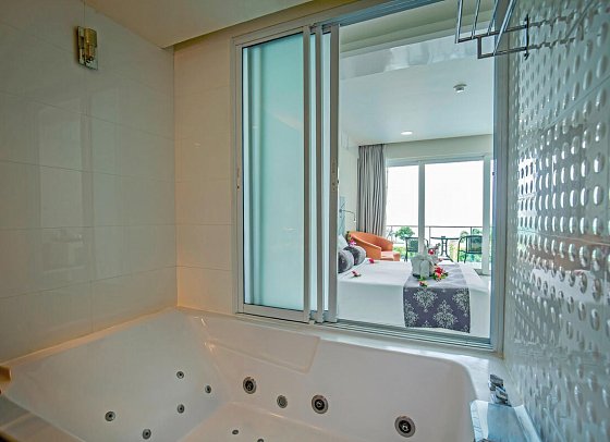 KC Beach Hotel Samui - Badbeispiel Luxury Sea View (Zimmercodierung UBP)