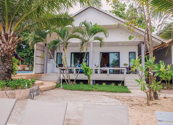 Adarin Beach Resort - Wohnbeispiel Beach Front Villa (Zimmercodierung VBO)
