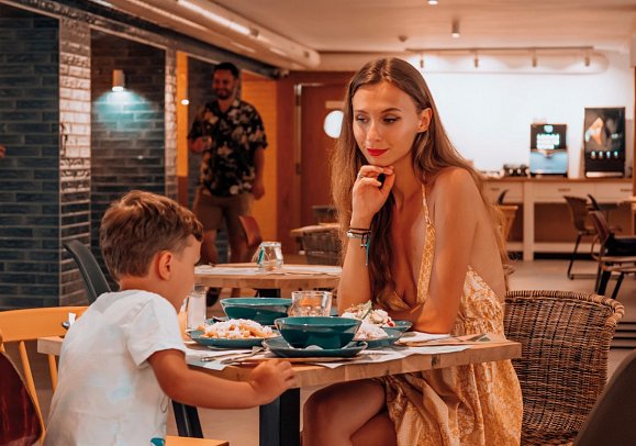 ibis Styles Golden Sands Roomer Hotel