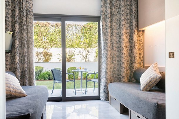 Hipotels Gran Conil - Wohnbeispiel Familienzimmer (Zimmercodierung FB1)