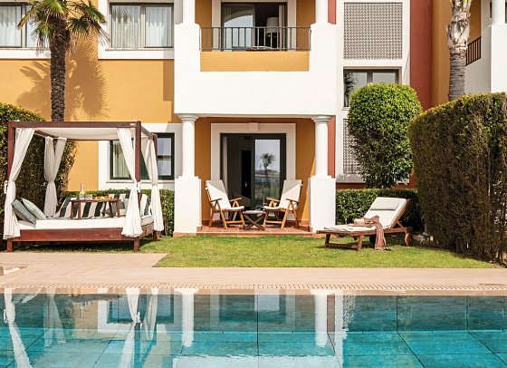 Palacio de Sancti Petri Gran Meliá - Wohnbeispiel Doppelzimmer Red Level Poolzugang (Zimmercodierungen DX2 & DX3)