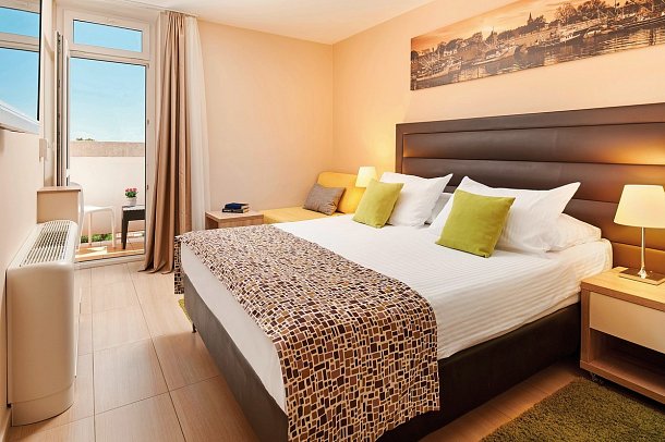 Pinija - Wohnbeispiel Doppelzimmer Klassik Balkon (Zimmercodierung DB2)