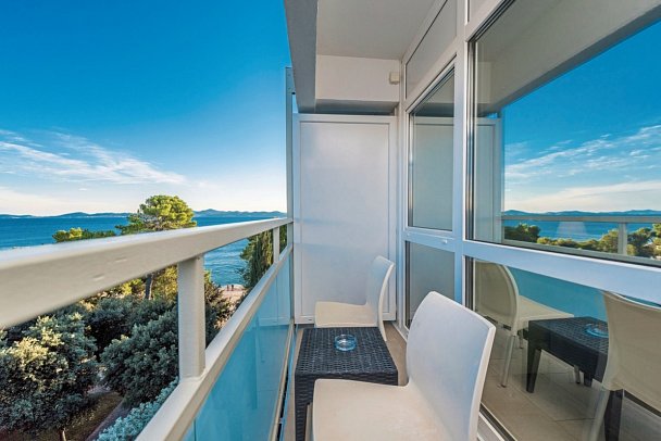 Pinija - Beispiel Balkon Doppelzimmer Premium Meerseite Balkon (Zimmercodierung DMC)