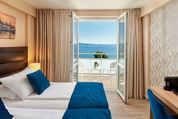 Pinija - Wohnbeispiel Familienzimmer Premium Meerblick (Zimmercodierung FMM)