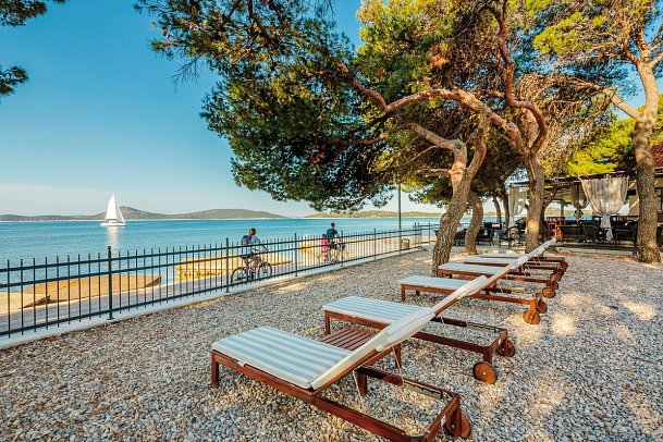 Villa Arausana & Antonina