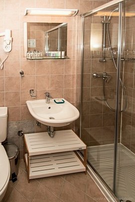 Villa Arausana & Antonina - Beispiel Bad (Zimmercodierungen DBC, DBM & DSC)