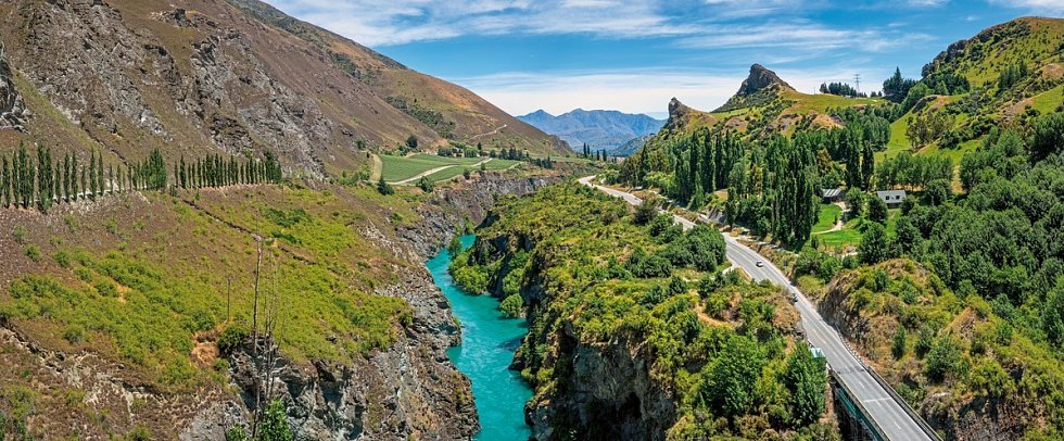 Rundreise Erlebnis Neuseeland auf Schiene und Straße - Landschaft bei Queenstown