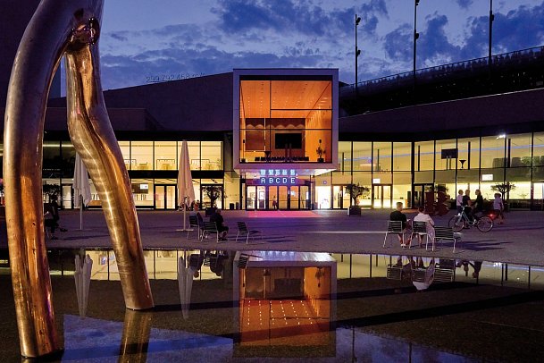 Bregenzer Festspiele - La Traviata 2026 - Vorplatz der Bregenzer Festspiele