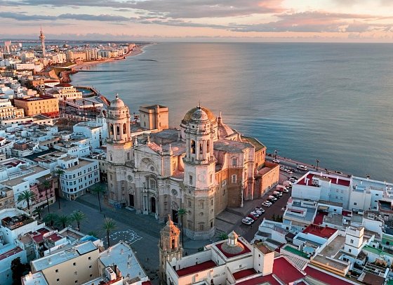 Von Barcelona nach Kiel mit MSC Euribia - Cádiz