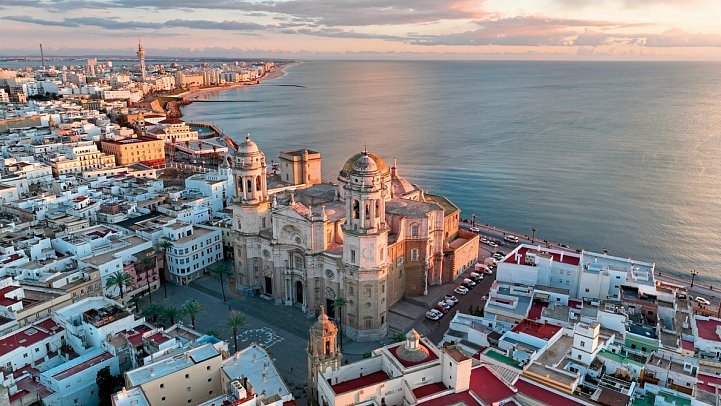 Von Barcelona nach Kiel mit MSC Euribia - Cádiz