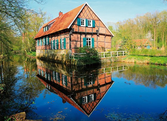 Europas Wasserwege mit VIVA Ruby - Nebengebäude des Schlosses Dinklage