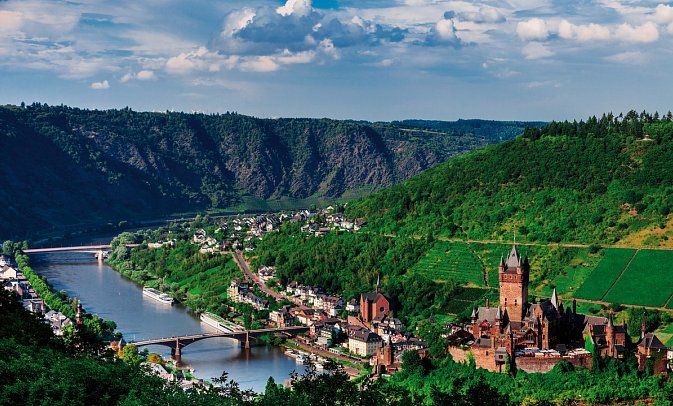 Alte Handelswege mit VIVA Moments - Luftaufnahme von Cochem