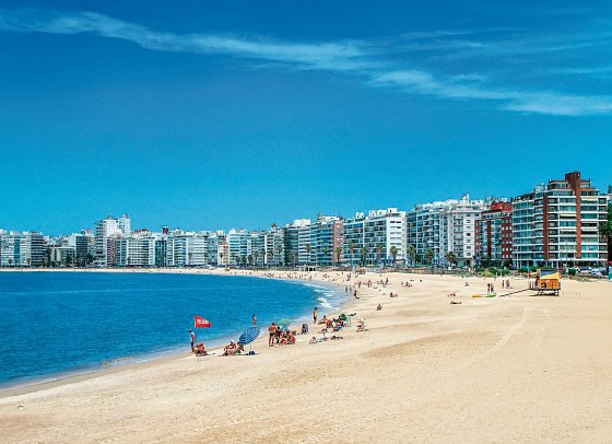 Südamerika mit Costa Favolosa - Pocitos Beach