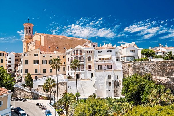 Westliches Mittelmeer bis Lissabon mit MSC Opera - Mahon