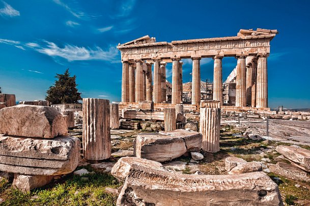 Antike Stätte im Mittelmeer mit Costa Favolosa - Akropolis Athen