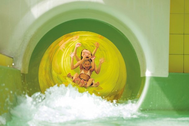 Aldiana Club Salzkammergut - Kinder in der Wasserrutsche