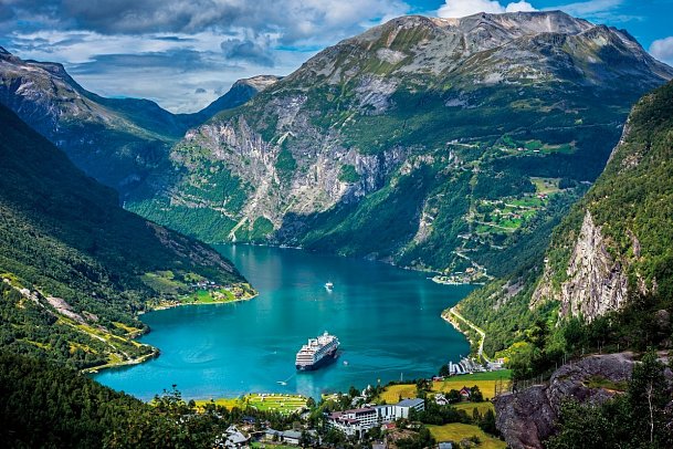 Norwegen Fjord-Weltnaturerbe mit AIDAprima - Geirangerfjord