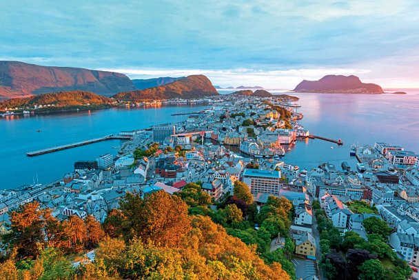 Norwegen Fjord-Weltnaturerbe mit AIDAprima - Ålesund