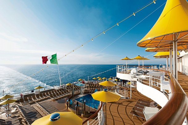Island mit Costa Favolosa