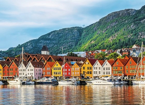 Norwegens Welterbe mit AIDAnova - Bergen