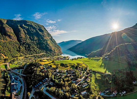 Norwegens Welterbe mit Skifestival in Oslo mit AIDAprima - Aurlandsfjord