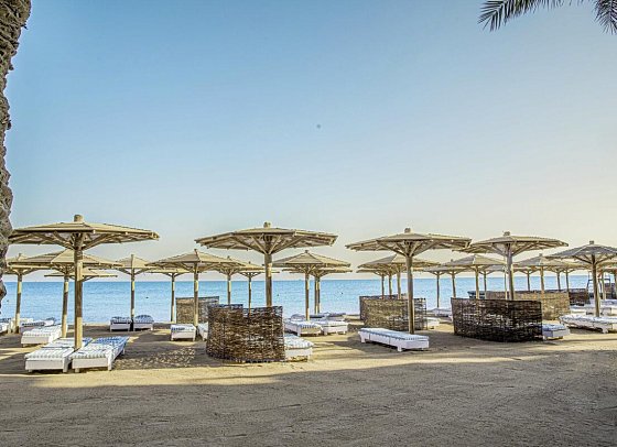 Nilkreuzfahrt & Baden in Hurghada - Strand beim Hotel