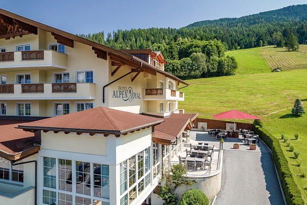 Alpen Royal - Außenansicht Hotel Sommer