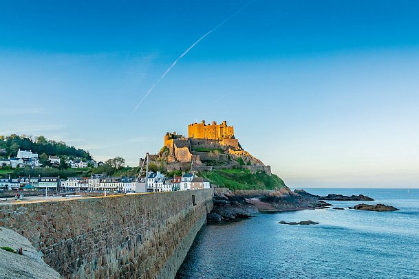Inselhüpfen auf den Kanalinseln - Mont Orgueil Castle