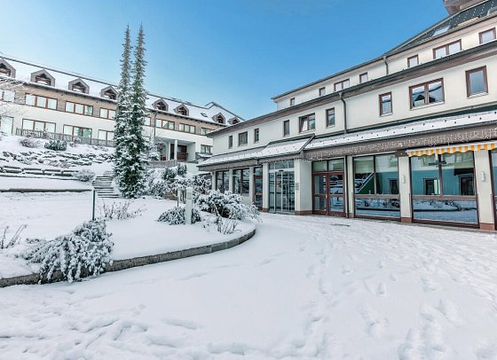 Aldiana Club Schlanitzen Alm - Außenansicht Hotel Winter