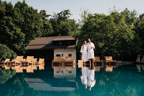 Naturel Hoteldorf SCHÖNLEITN - Outdoor-Poolbereich